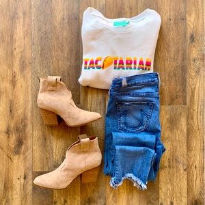 Judith March Tacotarian white pullover, size medium.